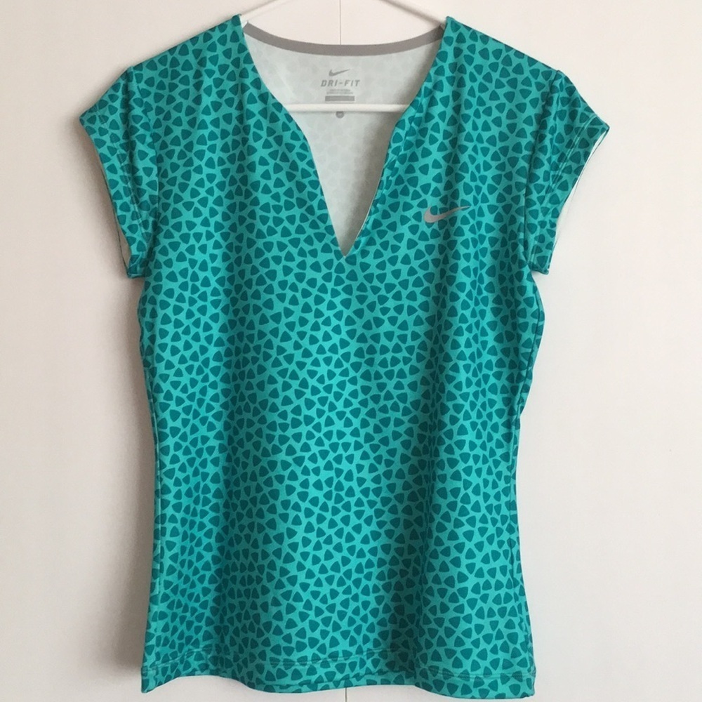 Nike Dri-Fit Short Sleeve Size M